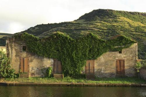 S'Ammentu Hotell Bosa Exteriör bild